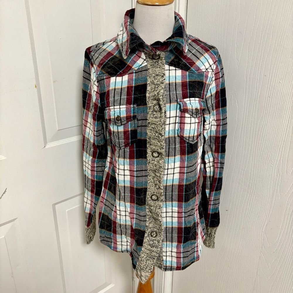 BKE Plaid Flannel Sweater Trim K3